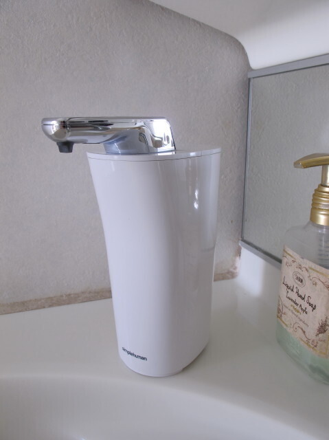 わが家の洗面所の大ヒットアイテム！ 「自動ソープディスペンサー」が想像以上に便利【人気ブロガーの「これがマイベスト」  Vol.22】