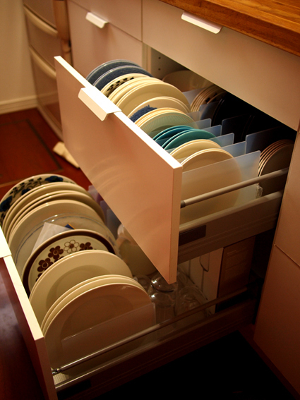 食器の出し入れがプチストレス…！ 達人たちの「食器収納」5つのルール