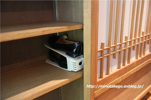 無印良品や100均を使った「靴収納アイディア」　吊るして、重ねて、収納力アップ！