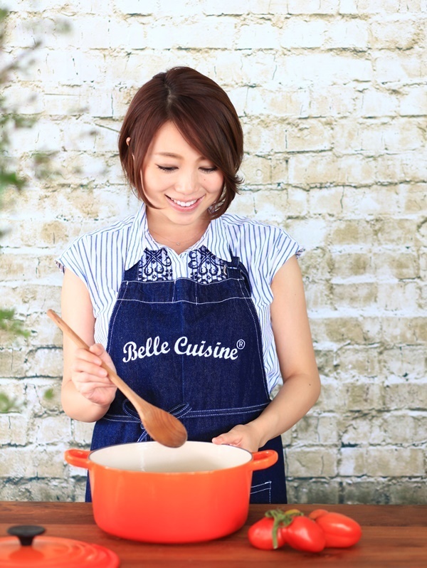 「ママの働きがいをデザインする」をコンセプトに起業。料理家、タレントとしても活躍中！【ママリーダーズ：真鍋摩緒さん】