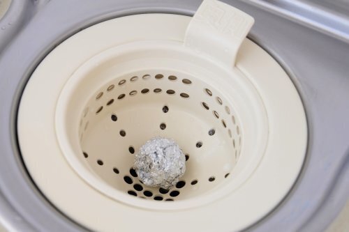 ヌメヌメ排水口が手軽にすっきり！ きれいが続く、簡単アイディア＆100均お手入れアイテム