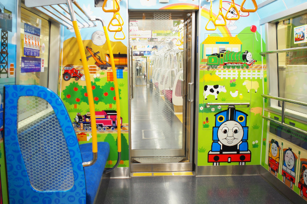 ベビーカー論争に一石を投じる！ 都営大江戸線「子育て応援スペース」その舞台裏と運行状況は？