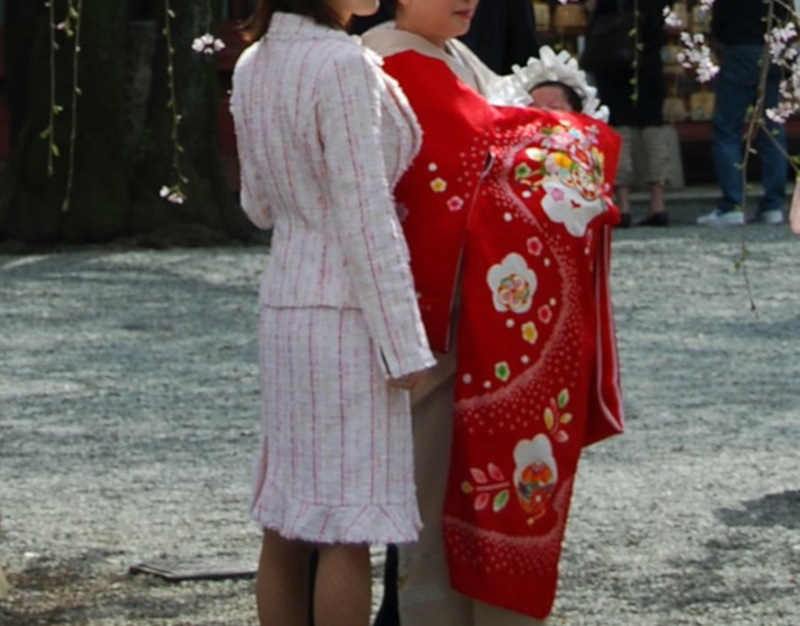 お宮参りで女の子はどんな格好がおすすめ？参り方のルールも紹介