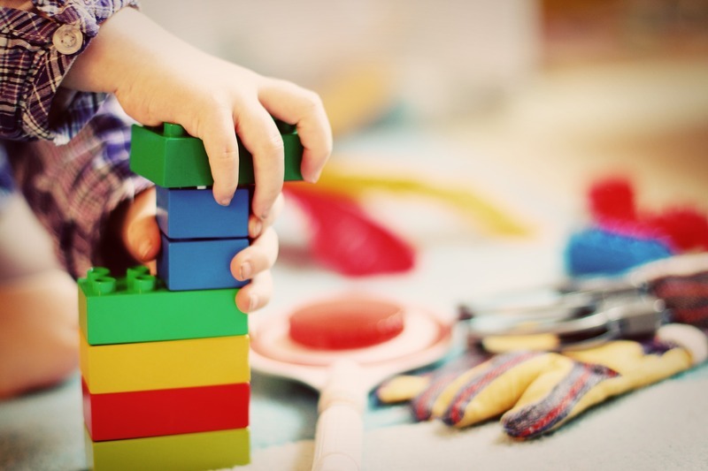 知育はいつから始めるべき？子どもが楽しく学べる知育方法とは