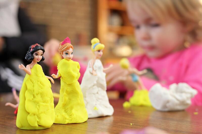 3歳の女の子が喜ぶプレゼントはどれ？人気商品と相場をチェック