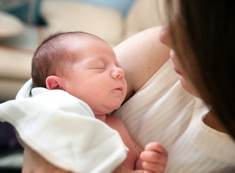 赤ちゃんとのお風呂で入浴剤は使っても大丈夫？　おすすめと注意点