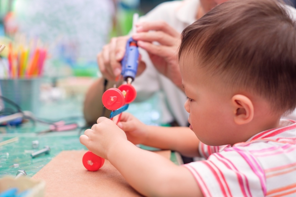 ハンドル型のおもちゃにくぎ付け！　楽しく遊べるおすすめのアイテムを紹介