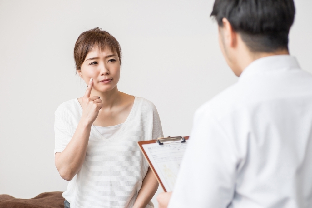 【医師監修】ニキビ跡の赤みをケアする方法は？　レーザーは必要？