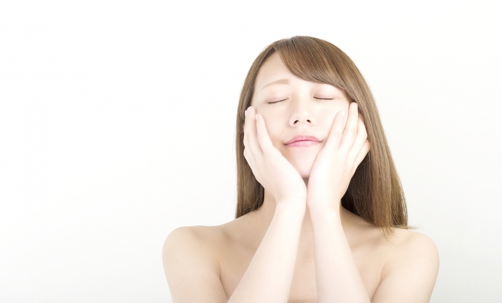 【医師監修】頬ニキビの治し方！　即効性があるのはどの方法？