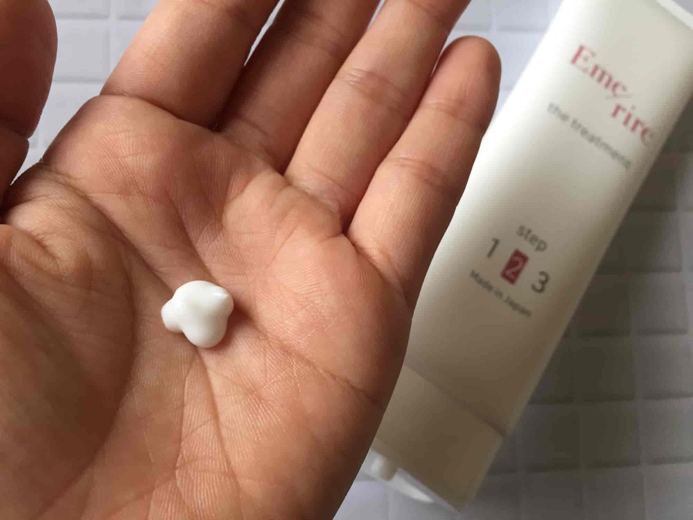 エメリルシャンプー＆トリートメントの口コミや効果は？体験してみた！