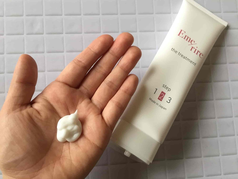 エメリルシャンプー＆トリートメントの口コミや効果は？体験してみた！