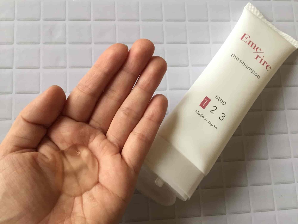 エメリルシャンプー＆トリートメントの口コミや効果は？体験してみた！