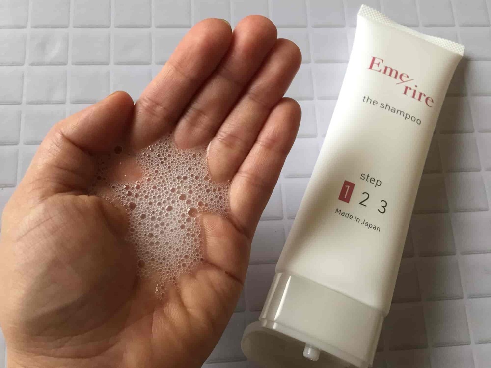 エメリルシャンプー＆トリートメントの口コミや効果は？体験してみた！