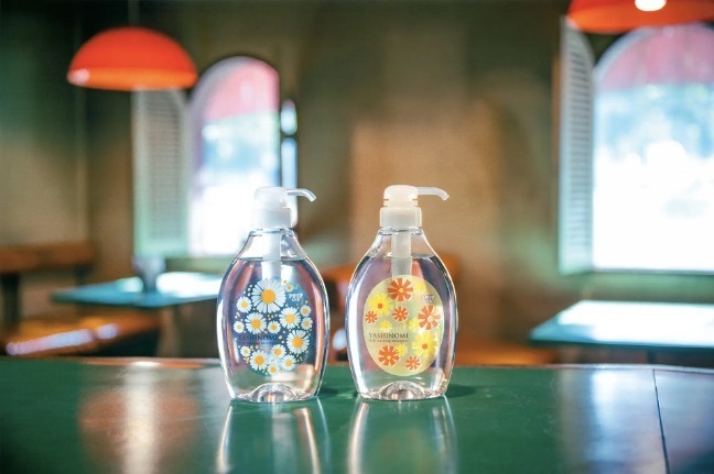 いまトレンドの昭和レトロをキッチン洗剤で取り入れる！ アデリアレトロとヤシノミ洗剤が数量限定ボトル発売