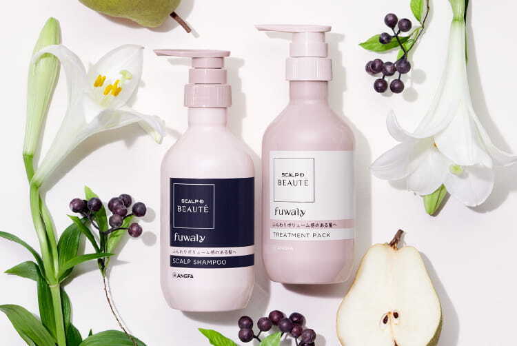 ペタンコ髪が気になりだしたら…！　「フワリー＆電気ブラシ」で始めるファーストボリュームケア【編集部の「これ、気になる！」  Vol.16】