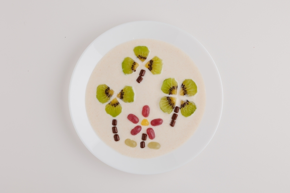 苦手な食べ物の克服に「オノマトペ」が効果あり？！ 子どもと一緒にお絵描き感覚でおいしく楽しめる「ヨーグルトにぽしゃん！」って？！　