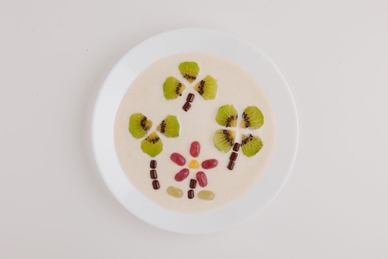 苦手な食べ物の克服に「オノマトペ」が効果あり？！ 子どもと一緒にお絵描き感覚でおいしく楽しめる「ヨーグルトにぽしゃん！」って？！　