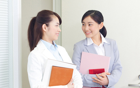 原因は深層心理にあった！　先輩女性が新入社員にイラッとしてしまうワケ