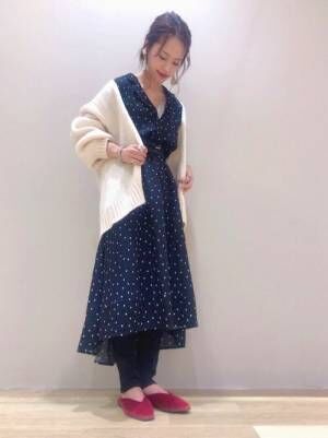 今こそざっくりニットカーデの出番 春コーデにはルーズに羽織って 18年2月24日 ウーマンエキサイト 4 5