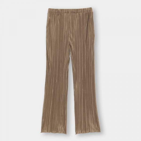 「GUで今人気なのはコレ！」おしゃれさんが選ぶ”売れ筋アイテム”まとめ