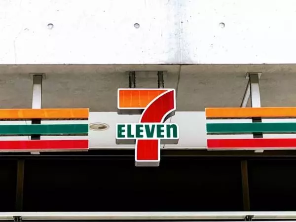 固めプリン好きに朗報!セブン「濃厚卵のレトロプリン」はしっかり&ねっとり派にはたまらない♡