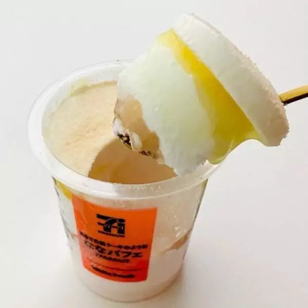 セブンイレブンのななパフェ