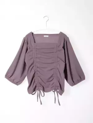 「ハニーズならこの値段！」コスパ最強な“新作トップス”がかわいすぎる問題！