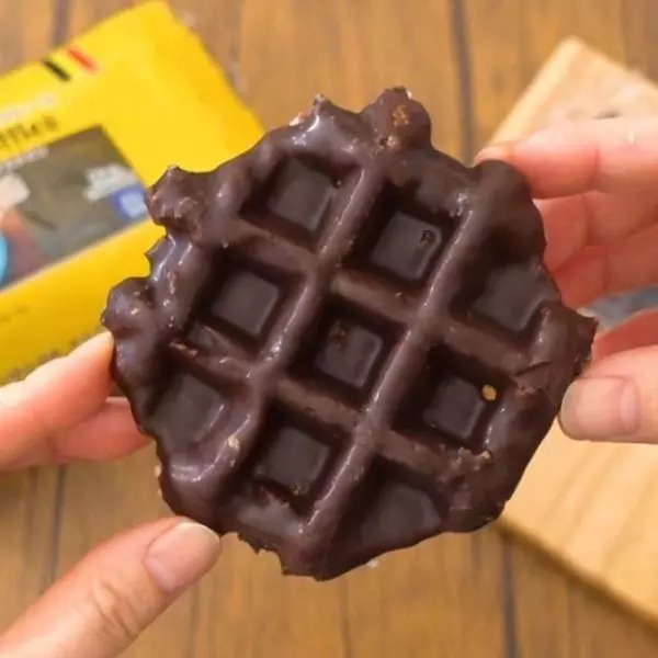 業務スーパーのベルギーワッフルチョコレート