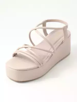 「ハニーズさんの本気を見た…！」今話題の“プチプラ優秀シューズ”がおしゃれすぎる！