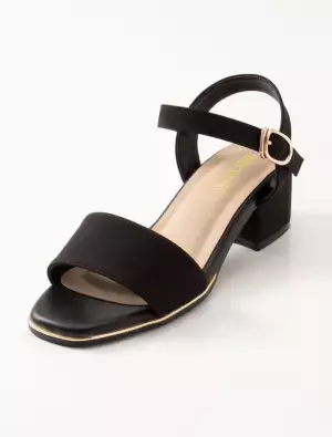 「ハニーズさんの本気を見た…！」今話題の“プチプラ優秀シューズ”がおしゃれすぎる！