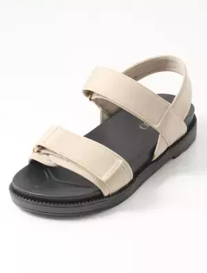 「ハニーズさんの本気を見た…！」今話題の“プチプラ優秀シューズ”がおしゃれすぎる！