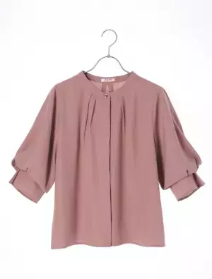 「オンオフ使えちゃう！」ハニーズで話題の“高見えブラウス”は着回し力最強って噂！