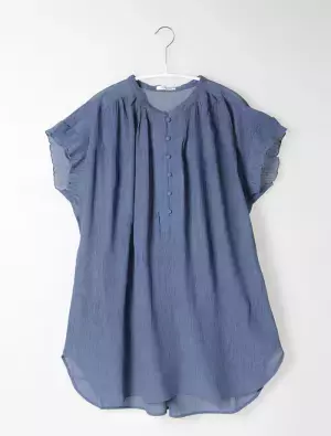 「オンオフ使えちゃう！」ハニーズで話題の“高見えブラウス”は着回し力最強って噂！