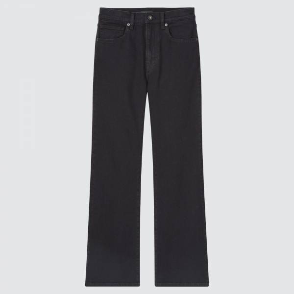 「定番商品の新作きた！」ユニクロで話題の“最強ジーンズ”が優秀なんです！