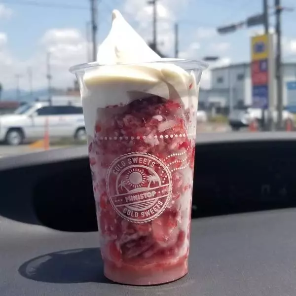 ハロハロ果実氷練乳いちご