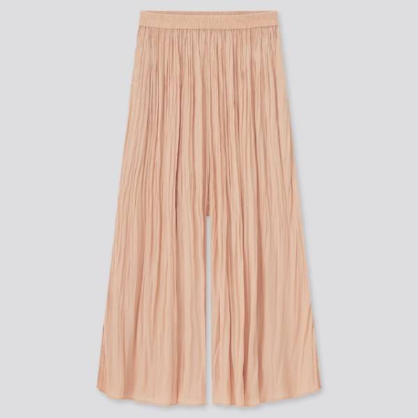 「困ったときのユニクロさん！」着回し力抜群の“優秀ボトムス”は要チェックです！