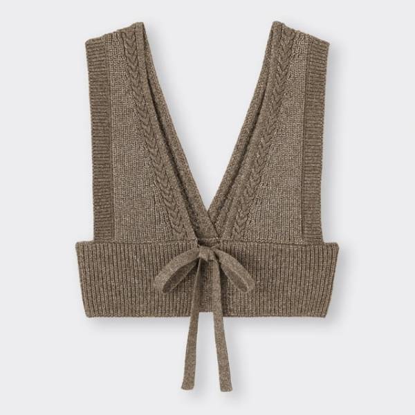 「やっぱりGU一択だわ…！」爆安すぎる“新作最強トップス”は買わなきゃ損！