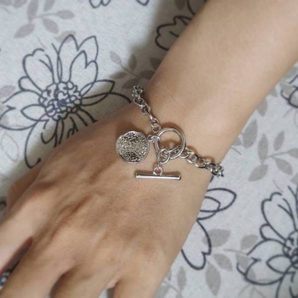 「このクオリティは最強！」スリコで話題の“高見えアクセサリー”がかわいすぎ！