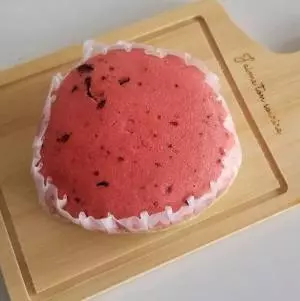 スイカみたいな蒸しパン