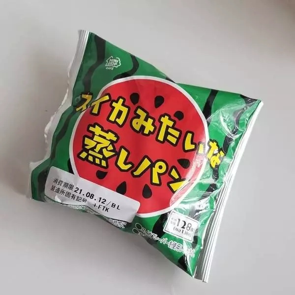 スイカみたいな蒸しパン