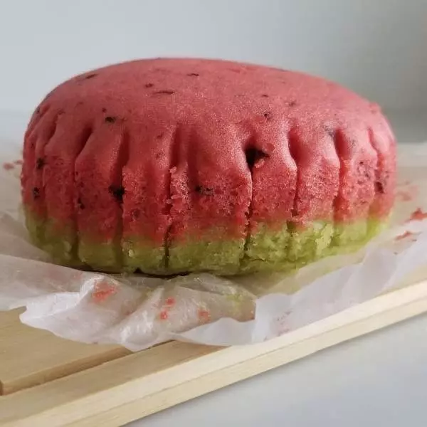 スイカみたいな蒸しパン