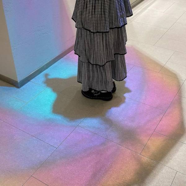 「雨の日でも気分アゲたい！」スリコで話題の”レインボー傘”が可愛い！