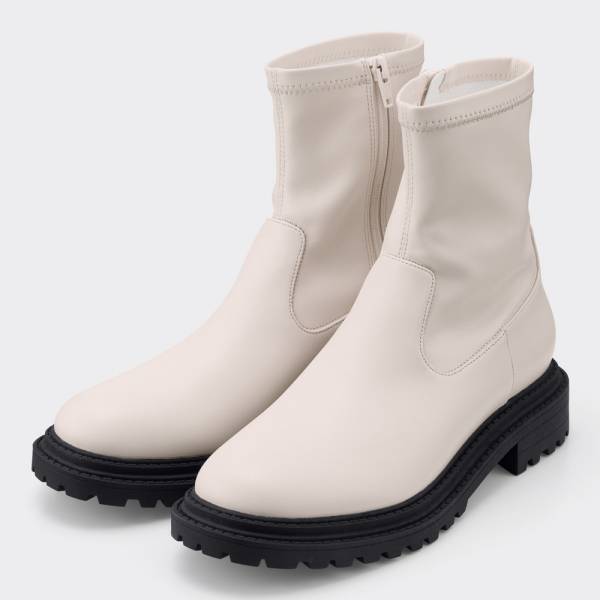 「季節の変わり目は靴からゲット♡」GUで揃える”高見え最新シューズ”まとめ