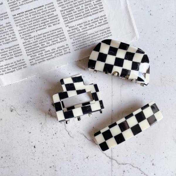 「トレンドの柄もプチプラで手に入れて♡」スリコの”最強ヘアアクセ”4選