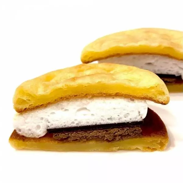 ローソンのぷにぷにんぷにぷにしたマシュマロサンドの断面