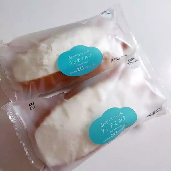 おやつコッペリッチミルク