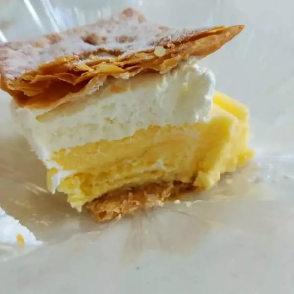 ローソンのカスタードを味わうパイ