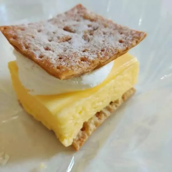 ローソンのカスタードを味わうパイ