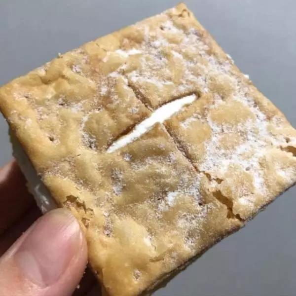 ローソンのカスタードを味わうパイ