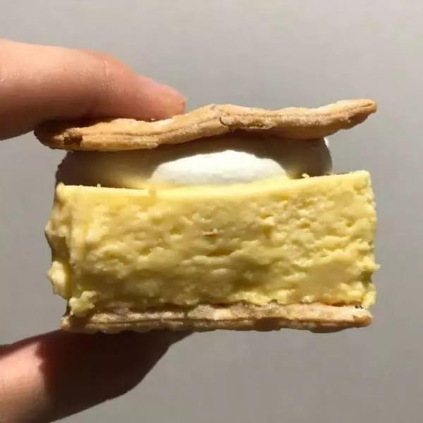 ローソンのカスタードを味わうパイ